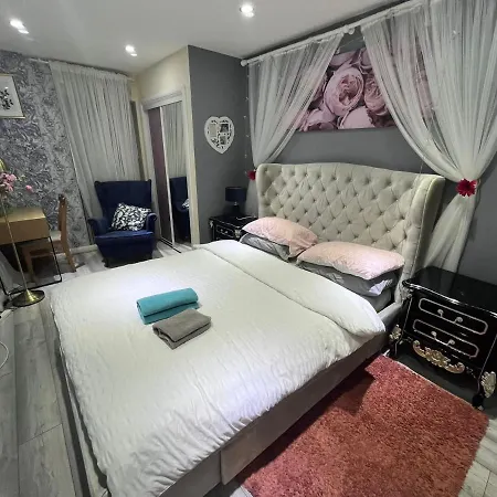 Rooms Near Canary Wharf